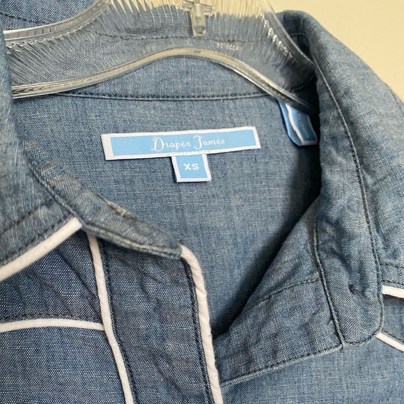 Draper James - Boone Piped Denim Button Up Top - Picture 3 of 5